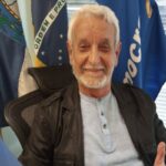 Jorge Esch: do canto de galo ao piar de um pinto